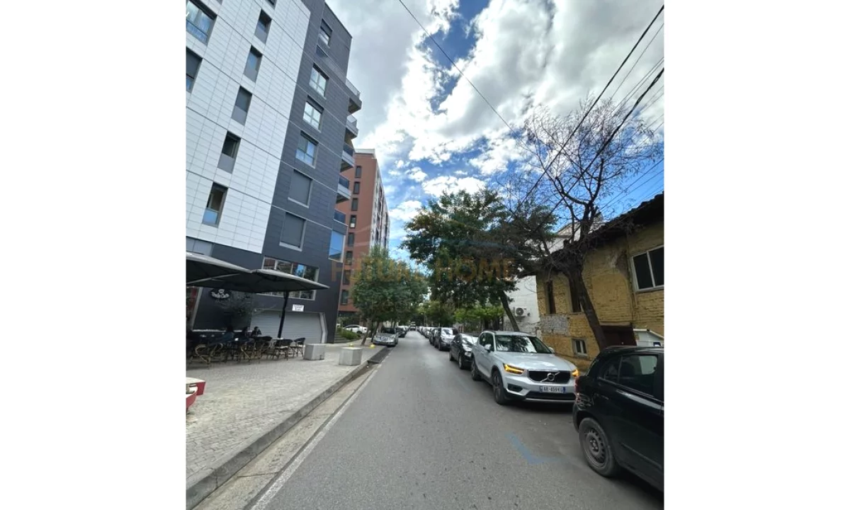 Godine 3 Kateshe me qera, Qender, Tirane