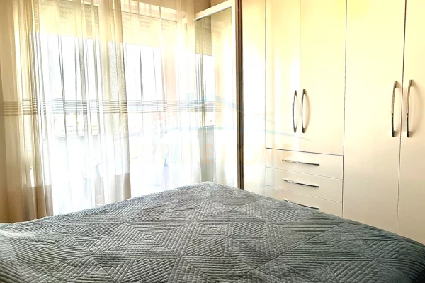 Shtepi ne shitje Apartament ne Tirane, 2+1, Mobilimi E mobiluar, Pagesa 175,000  Euro.