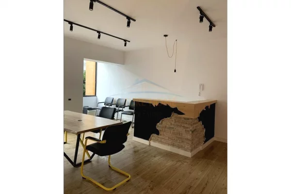 Ambient Biznesi per qera , Rruga 