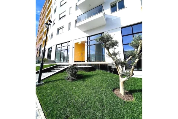 Shtepi ne shitje Apartament ne Tirane, 2+1, Mobilimi Bosh, pa mobiluar, Pagesa 200,000  Euro.
