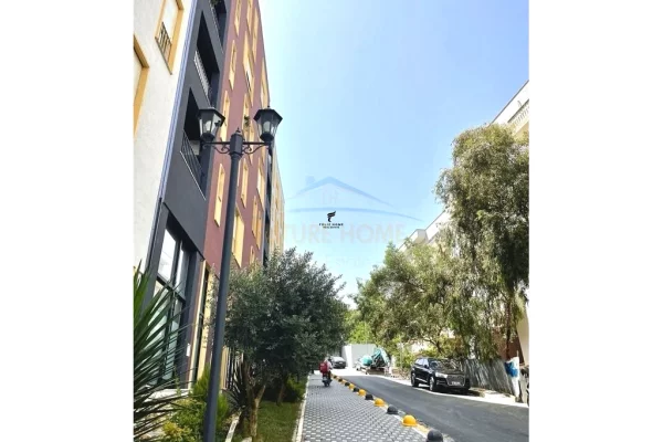 Shtepi ne shitje Apartament ne Tirane, 2+1, Mobilimi Bosh, pa mobiluar, Pagesa 200,000  Euro.