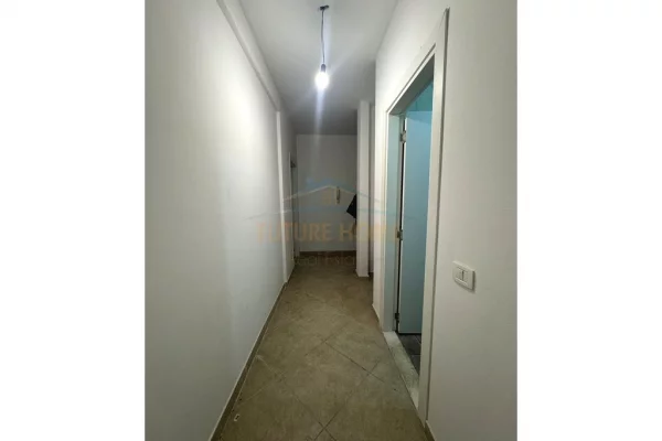 Shtepi ne shitje Apartament ne Tirane, 2+1, Mobilimi Bosh, pa mobiluar, Pagesa 200,000  Euro.