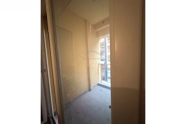 Shtepi ne shitje Apartament ne Tirane, 2+1, Mobilimi Bosh, pa mobiluar, Pagesa 200,000  Euro.