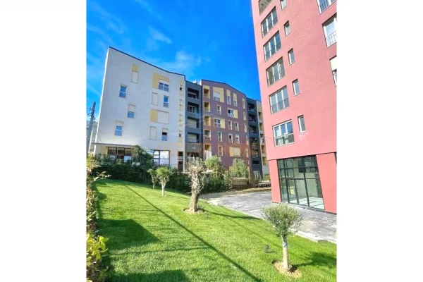 Shtepi ne shitje Apartament ne Tirane, 2+1, Mobilimi Bosh, pa mobiluar, Pagesa 200,000  Euro.