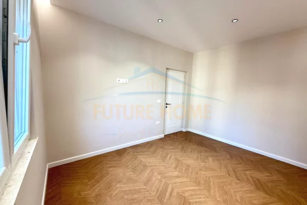Shtepi ne shitje Apartament ne Tirane, 2+1, Mobilimi Bosh, pa mobiluar, Pagesa 255,000  Euro.