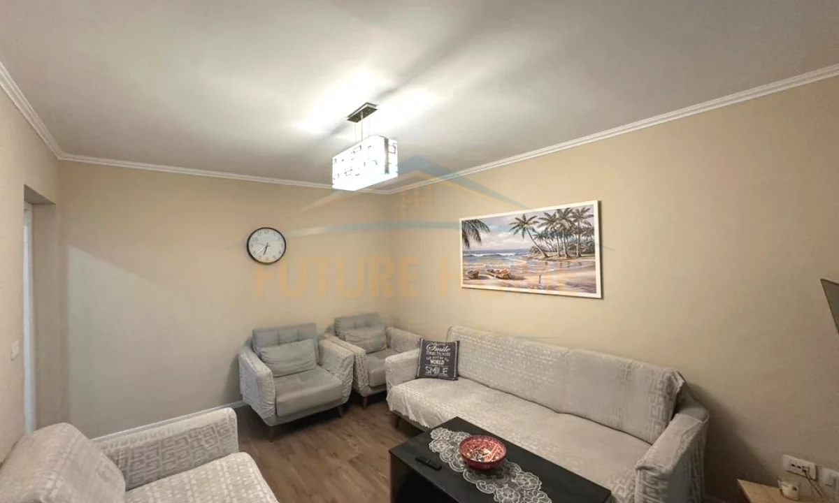 Shtepi me qera Apartament ne Tirane, 2+1, Mobilimi E mobiluar, Pagesa 800  Euro.