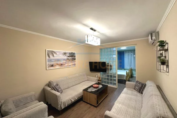 Shtepi me qera Apartament ne Tirane, 2+1, Mobilimi E mobiluar, Pagesa 800  Euro.