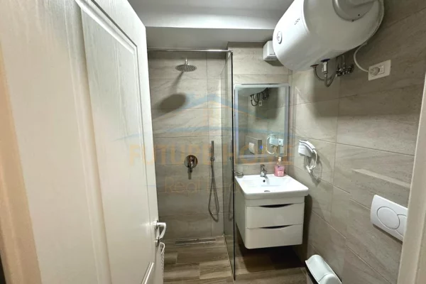 Shtepi me qera Apartament ne Tirane, 2+1, Mobilimi E mobiluar, Pagesa 800  Euro.