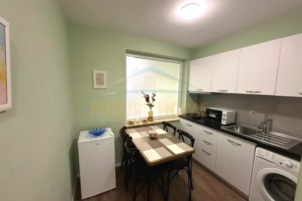 Shtepi me qera Apartament ne Tirane, 2+1, Mobilimi E mobiluar, Pagesa 800  Euro.