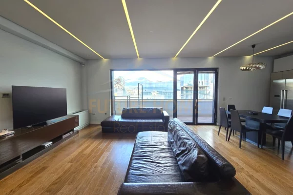 Apartament per shitje 2+1+2+ 2 poste parkimi, Qender, Tiranë.