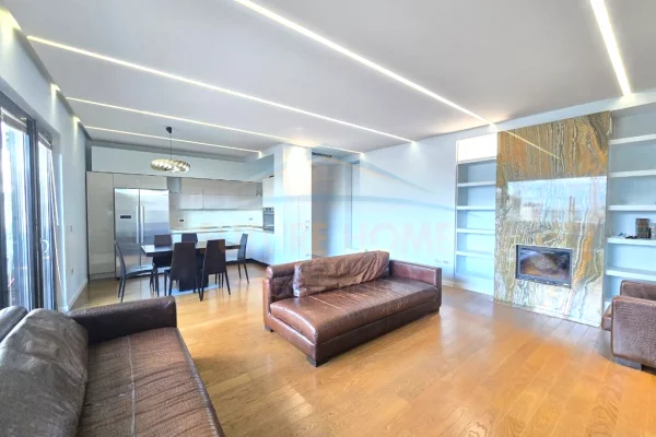 Shtepi ne shitje Apartament ne Tirane, 2+1, Mobilimi E mobiluar, Pagesa 650,000  Euro.