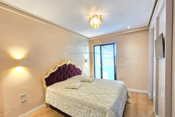 Shtepi ne shitje Apartament ne Tirane, 2+1, Mobilimi E mobiluar, Pagesa 650,000  Euro.