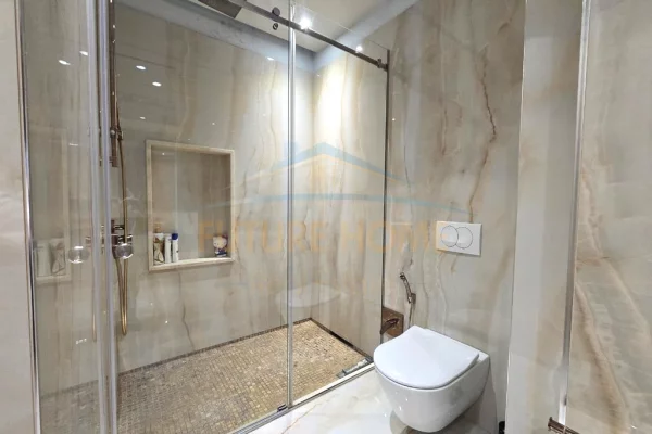 Shtepi ne shitje Apartament ne Tirane, 2+1, Mobilimi E mobiluar, Pagesa 650,000  Euro.