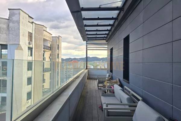 Shtepi ne shitje Apartament ne Tirane, 2+1, Mobilimi E mobiluar, Pagesa 650,000  Euro.