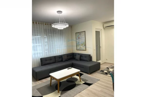 Shtepi me qera Apartament ne Tirane, 1+1, Mobilimi E mobiluar, Pagesa 900  Euro.