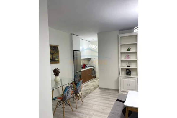 Shtepi me qera Apartament ne Tirane, 1+1, Mobilimi E mobiluar, Pagesa 900  Euro.