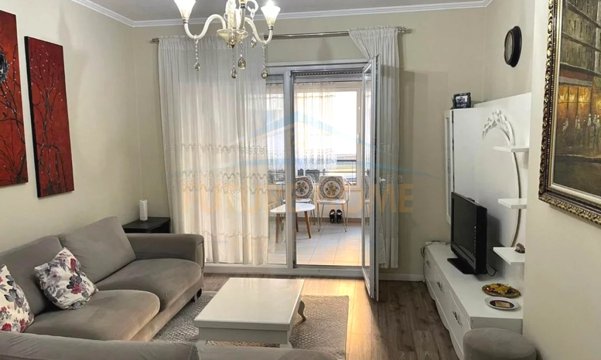 Shtepi ne shitje Apartament ne Tirane, 2+1, Mobilimi E mobiluar, Pagesa 165,000  Euro.