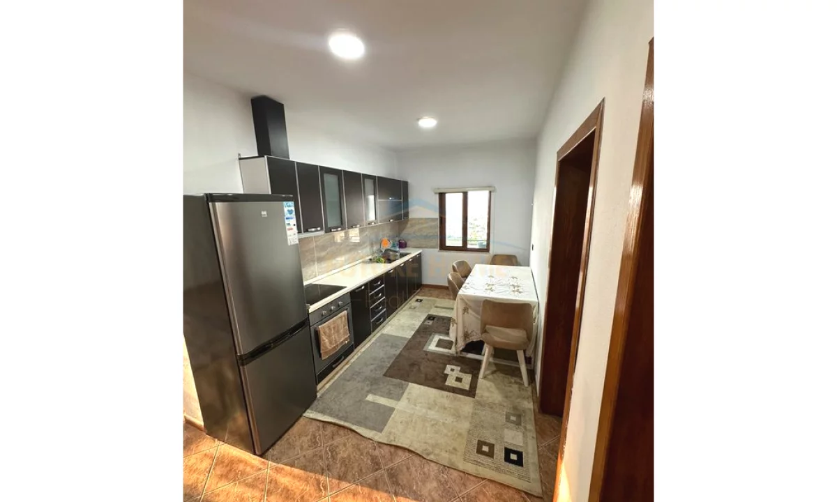 Shtepi me qera Apartament ne Tirane, 2+1, Mobilimi E mobiluar, Pagesa 350  Euro.