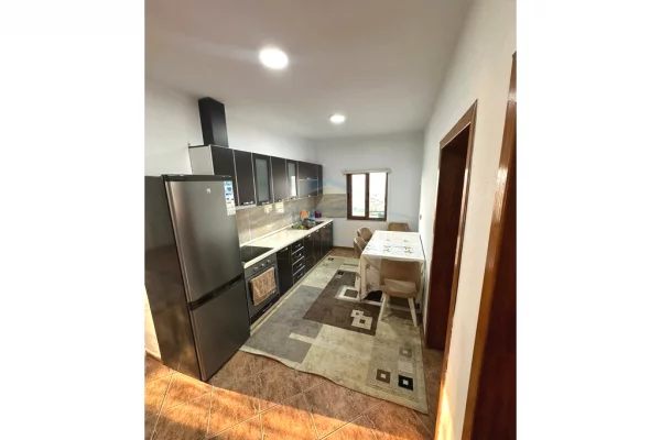 Shtepi me qera 2+1 ne Tirane - 350 Euro