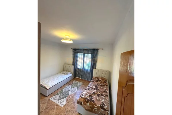 Shtepi me qera Apartament ne Tirane, 2+1, Mobilimi E mobiluar, Pagesa 350  Euro.