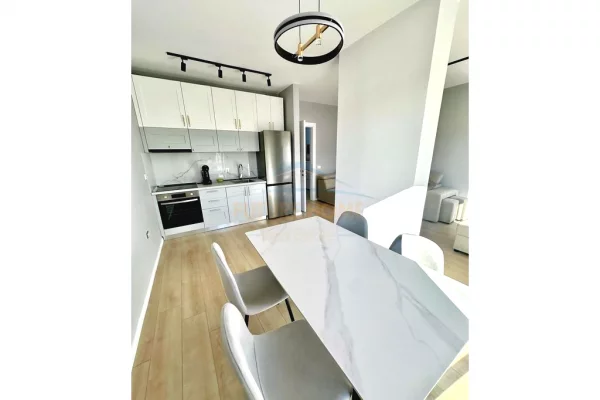 Shtepi me qera Apartament ne Tirane, 1+1, Mobilimi E mobiluar, Pagesa 900  Euro.