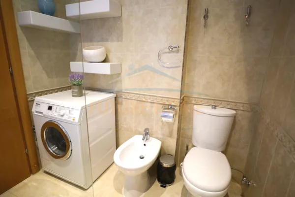 Shtepi me qera Apartament ne Tirane, 1+1, Mobilimi E mobiluar, Pagesa 700  Euro.