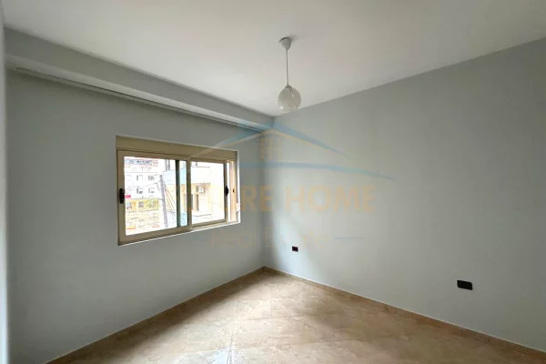 Shtepi me qera Apartament ne Tirane, 2+1, Mobilimi Bosh, pa mobiluar, Pagesa 600  Euro.
