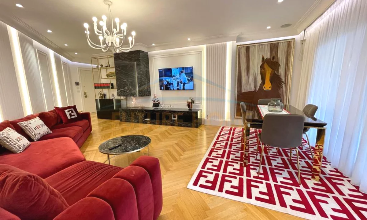 Shtepi ne shitje Apartament ne Tirane, 2+1, Mobilimi E mobiluar, Pagesa 369,000  Euro.