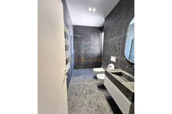 Shtepi me qera Apartament ne Tirane, 1+1, Mobilimi E mobiluar, Pagesa 1,250  Euro.