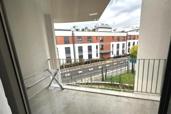 Shtepi me qera Apartament ne Tirane, 1+1, Mobilimi E mobiluar, Pagesa 1,250  Euro.