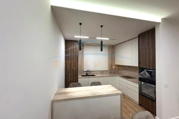 Shtepi me qera Apartament ne Tirane, 2+1, Mobilimi E mobiluar, Pagesa 2,200  Euro.
