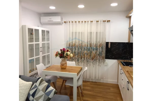 Shtepi me qera Apartament ne Tirane, 1+1, Mobilimi E mobiluar, Pagesa 750  Euro.