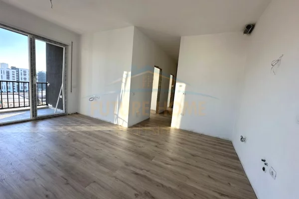 Shtepi ne shitje Apartament ne Tirane, 2+1, Mobilimi Bosh, pa mobiluar, Pagesa 123,000  Euro.
