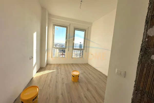 Shtepi ne shitje Apartament ne Tirane, 2+1, Mobilimi Bosh, pa mobiluar, Pagesa 123,000  Euro.