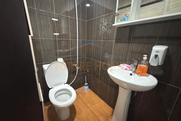 Jepet per qera Duplex per Zyra, Myslym Shyri, Tirane