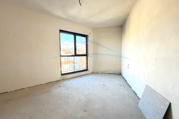 Appartamento in vendita a Tirana 1+1, Vuoto