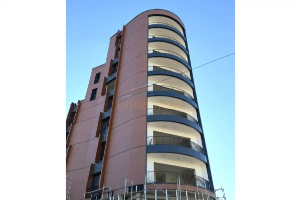 Garsioniere per shitje, tek Kompleksi Grand, Tiranë