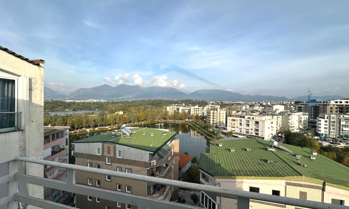 Shtepi ne shitje Penthose(kati i fundit panoramik) ne Tirane, 7+1, Mobilimi Pjeserisht e mobiluar, Pagesa 843,000  Euro.