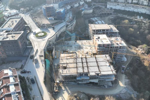 Shtepi ne shitje Apartament ne Tirane, 2+1, Mobilimi Bosh, pa mobiluar, Pagesa 155,000  Euro.