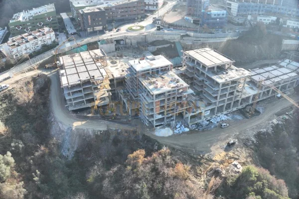 Shtepi ne shitje Apartament ne Tirane, 2+1, Mobilimi Bosh, pa mobiluar, Pagesa 155,000  Euro.