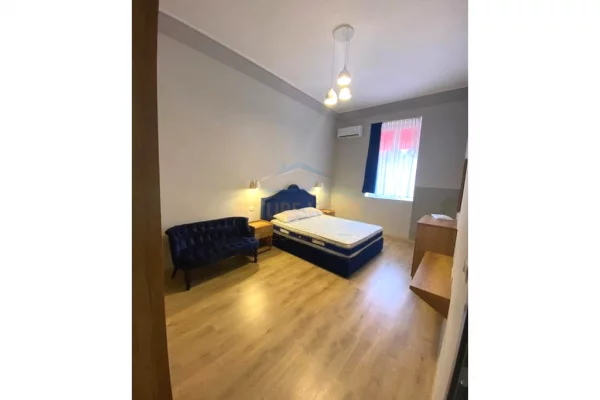 Appartamento in affitto a Tirana 2+1, Arredato