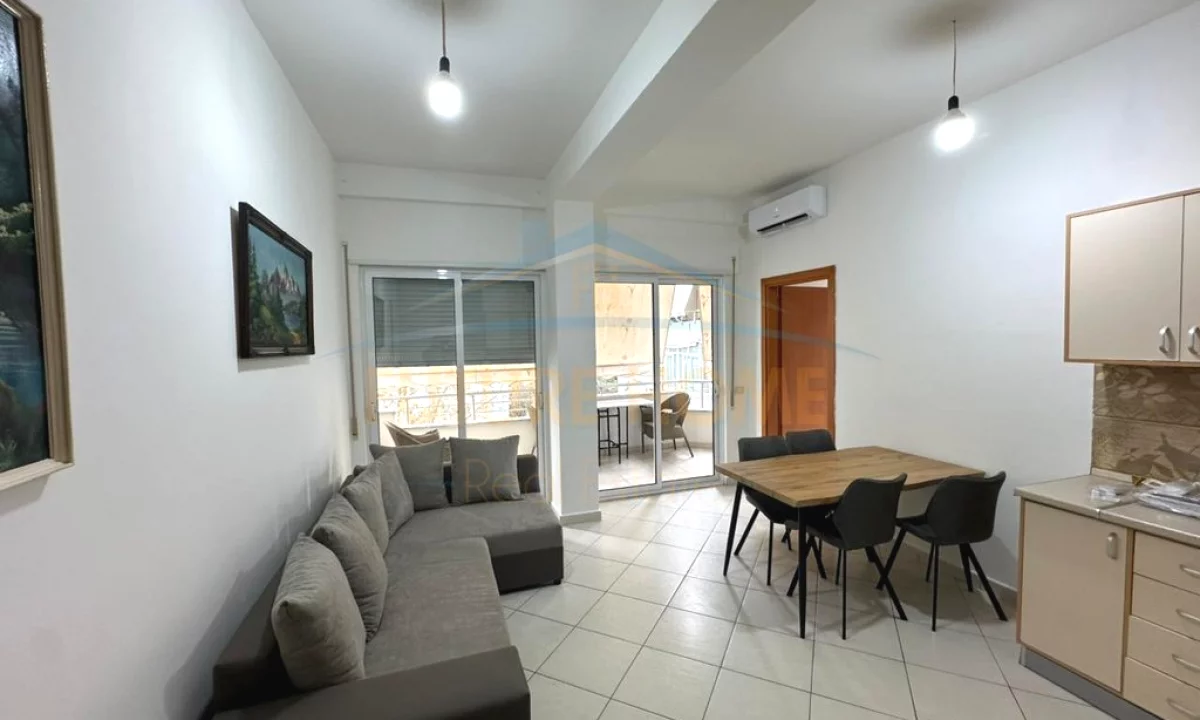 Shtepi me qera Apartament ne Tirane, 2+1, Mobilimi E mobiluar, Pagesa 750  Euro.