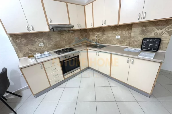 Shtepi me qera Apartament ne Tirane, 2+1, Mobilimi E mobiluar, Pagesa 750  Euro.