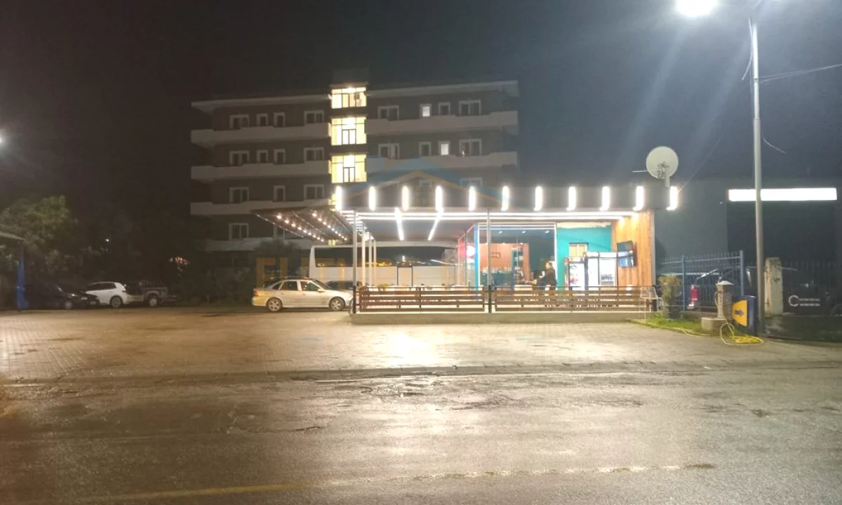 Hotel per shitje , Vaqarr