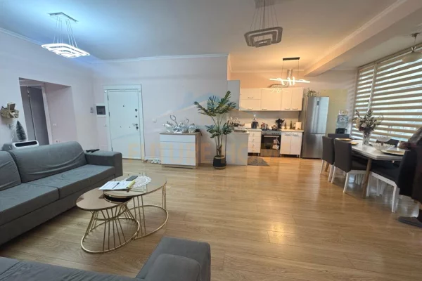 Shtepi ne shitje 3+1 ne Tirane - 250,000 Euro