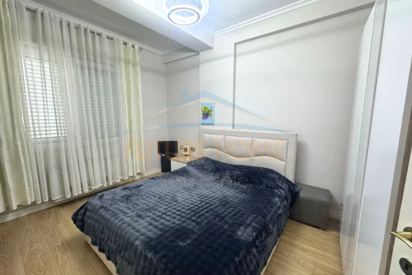 Shtepi ne shitje Apartament ne Tirane, 3+1, Mobilimi E mobiluar, Pagesa 250,000  Euro.