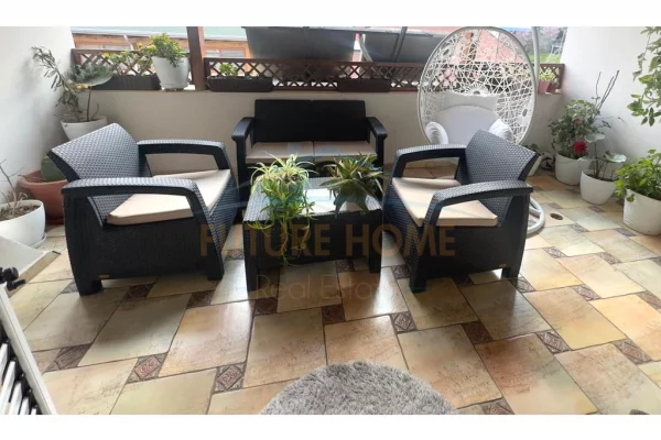 Shtepi ne shitje Apartament ne Tirane, 3+1, Mobilimi E mobiluar, Pagesa 250,000  Euro.