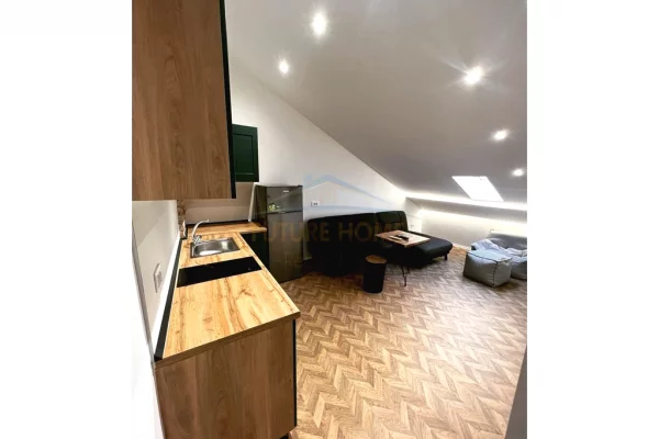 Shtepi me qera Apartament ne Tirane, 3+1, Mobilimi E mobiluar, Pagesa 1,500  Euro.