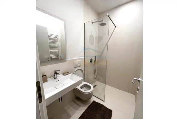 Shtepi me qera Apartament ne Tirane, 3+1, Mobilimi E mobiluar, Pagesa 1,500  Euro.