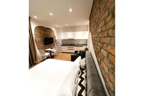 Shtepi me qera Apartament ne Tirane, 3+1, Mobilimi E mobiluar, Pagesa 1,500  Euro.